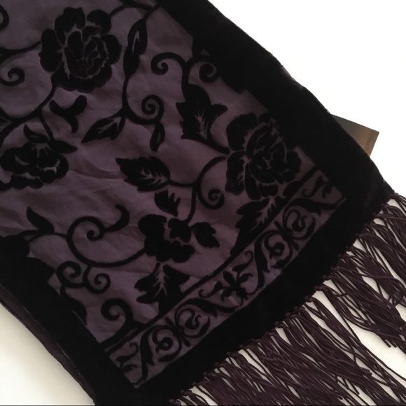 Adrienne vittadini velvet flower fringed scarf - Picture 4 of 5